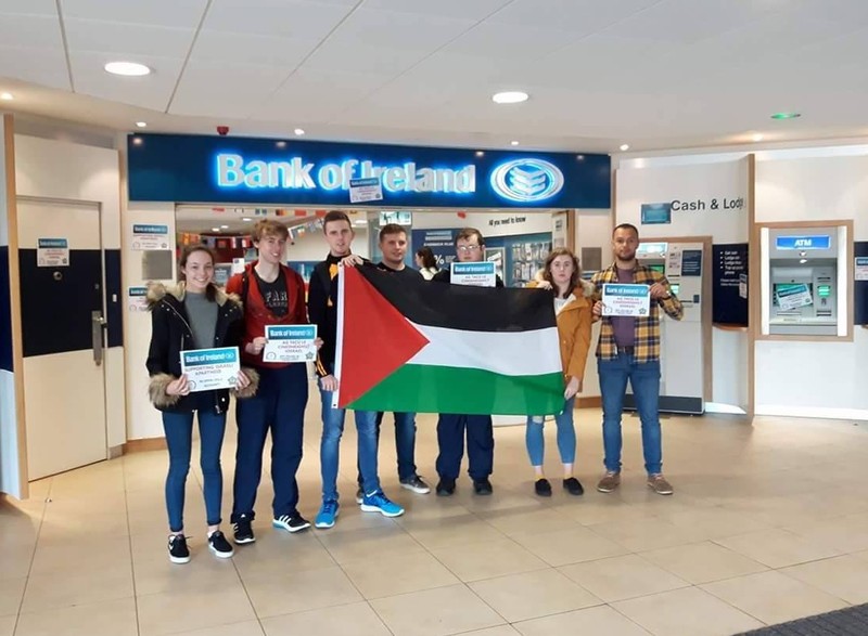 Activists protest at a Bank of Ireland branch in Galway./ Sinn Féin  
